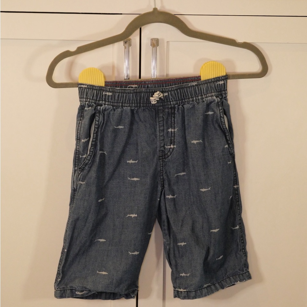 Tea Collection shark shorts